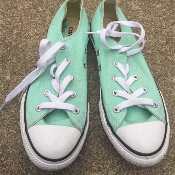 girls green converse